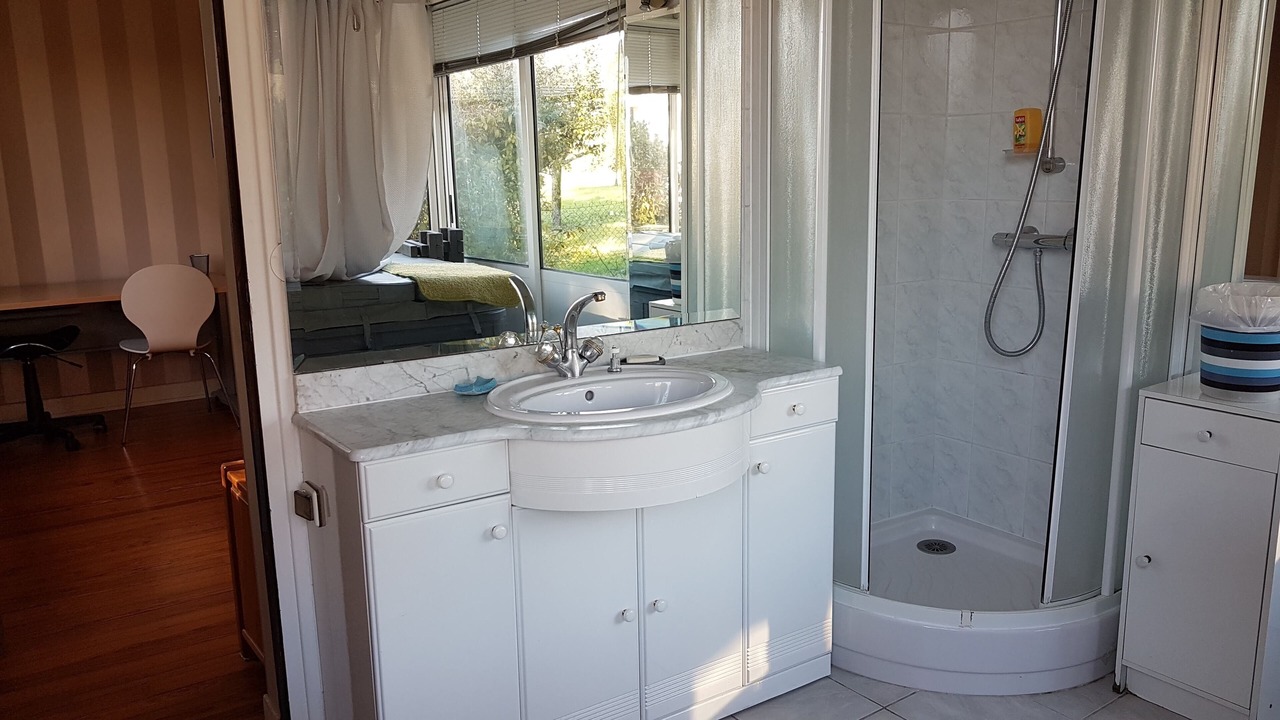 Photo of Bathroom in Lee