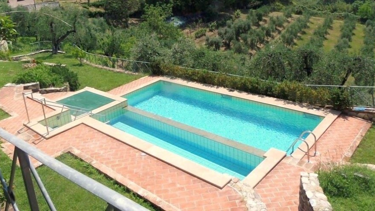 Photo of Outdoor in Lari