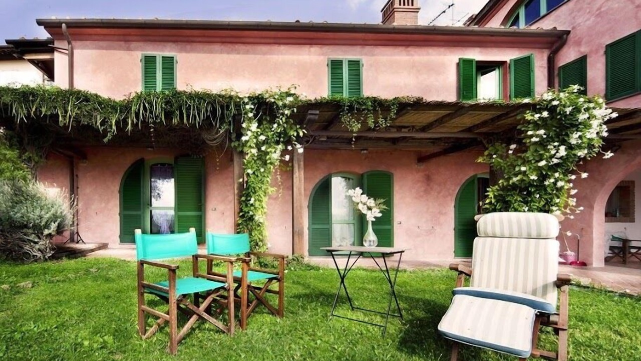 Photo of Patio Balcony in Lari