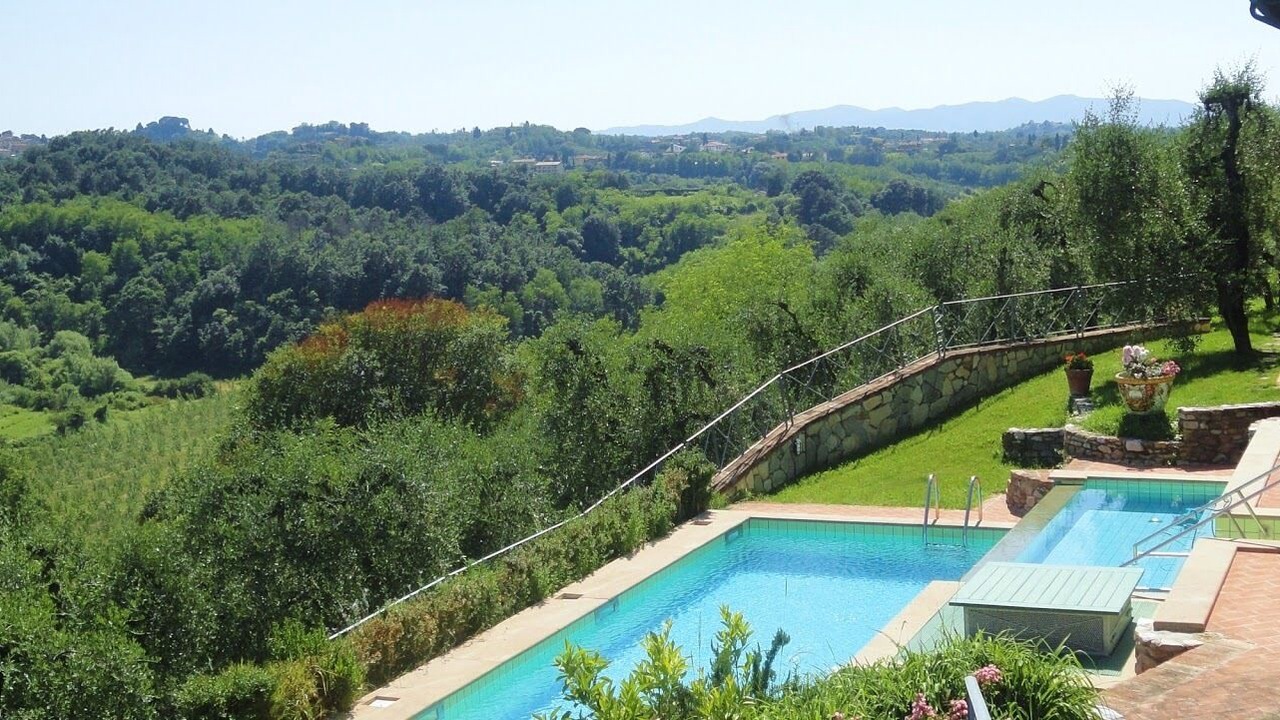 Photo of Outdoor in Lari