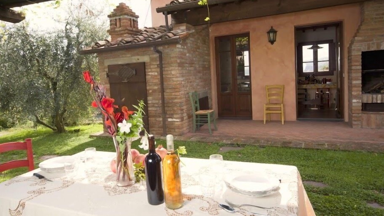 Photo of Outdoor in Lari