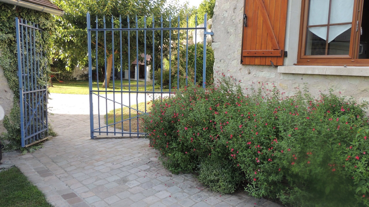 Photo of Outdoor in Senille