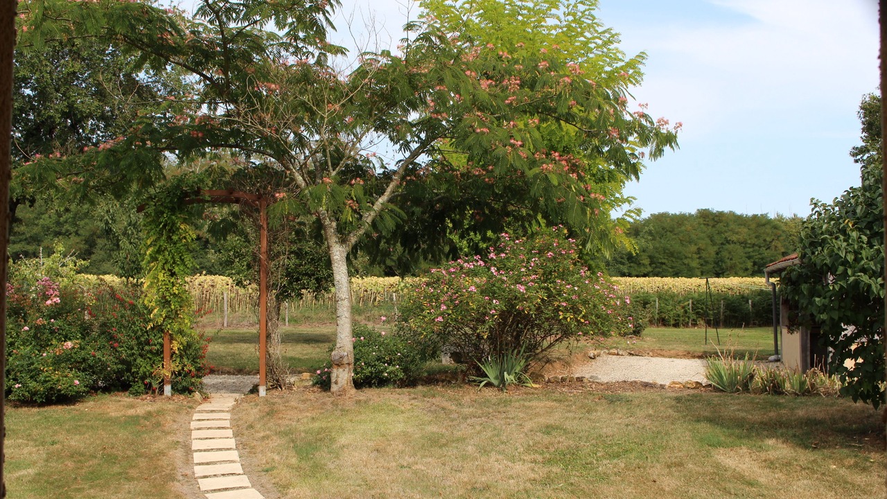 Photo of Outdoor in Nanteuil-en-Vallee