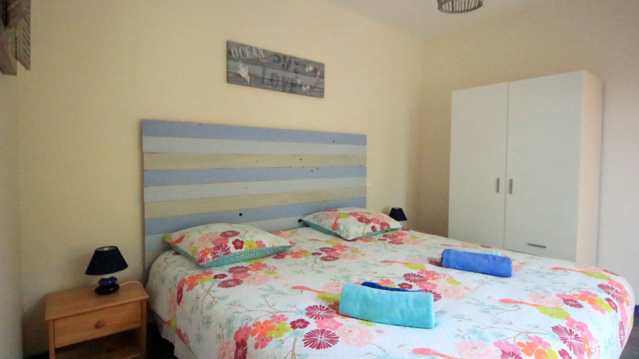 Photo of Bedroom in Le Buisson-de-Cadouin