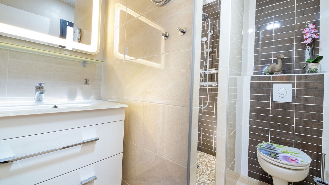 Photo of Bathroom in Bagnols-en-Foret