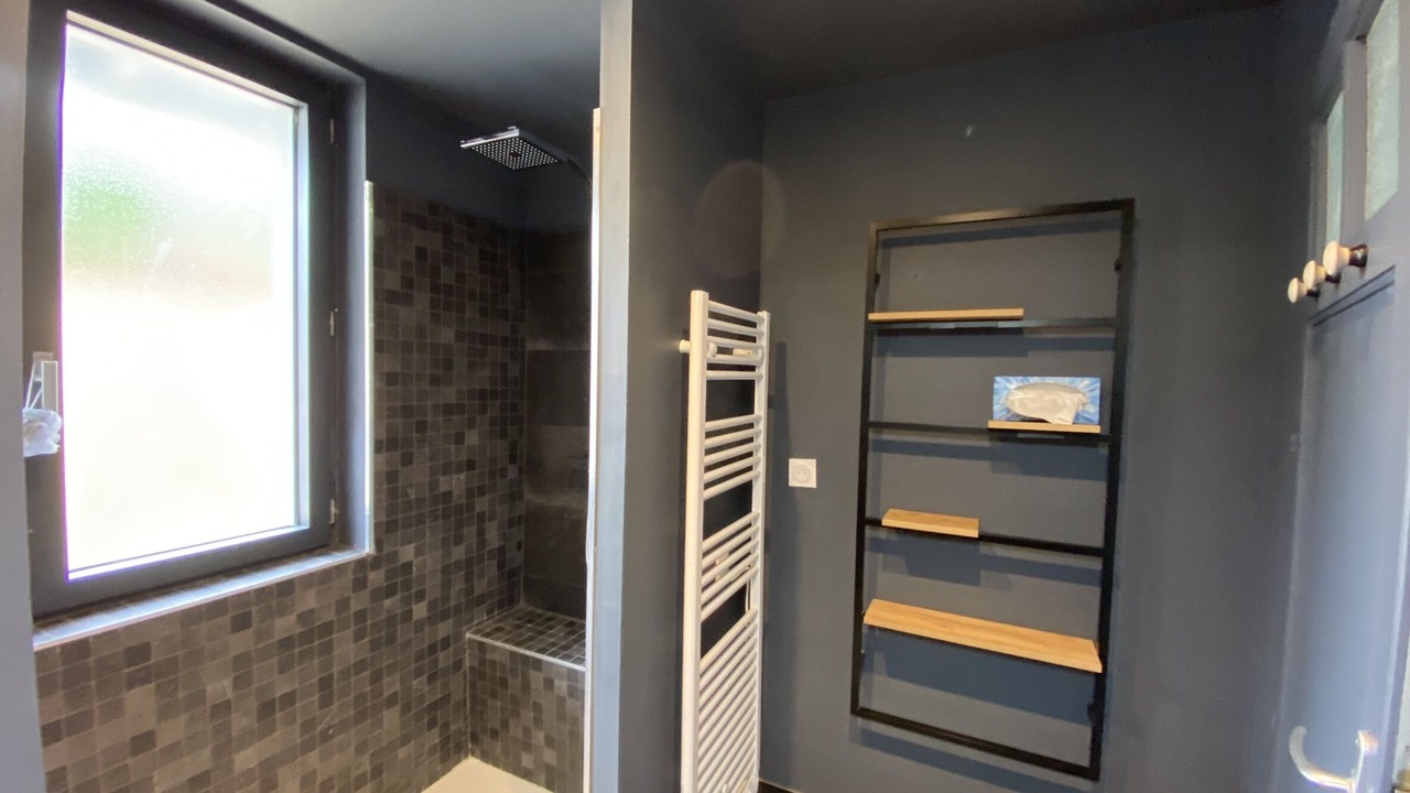 Photo of Bathroom in Messanges