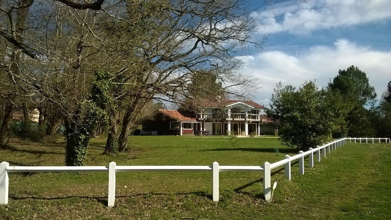 Photo of Outdoor in Saint-Sulpice-et-Cameyrac