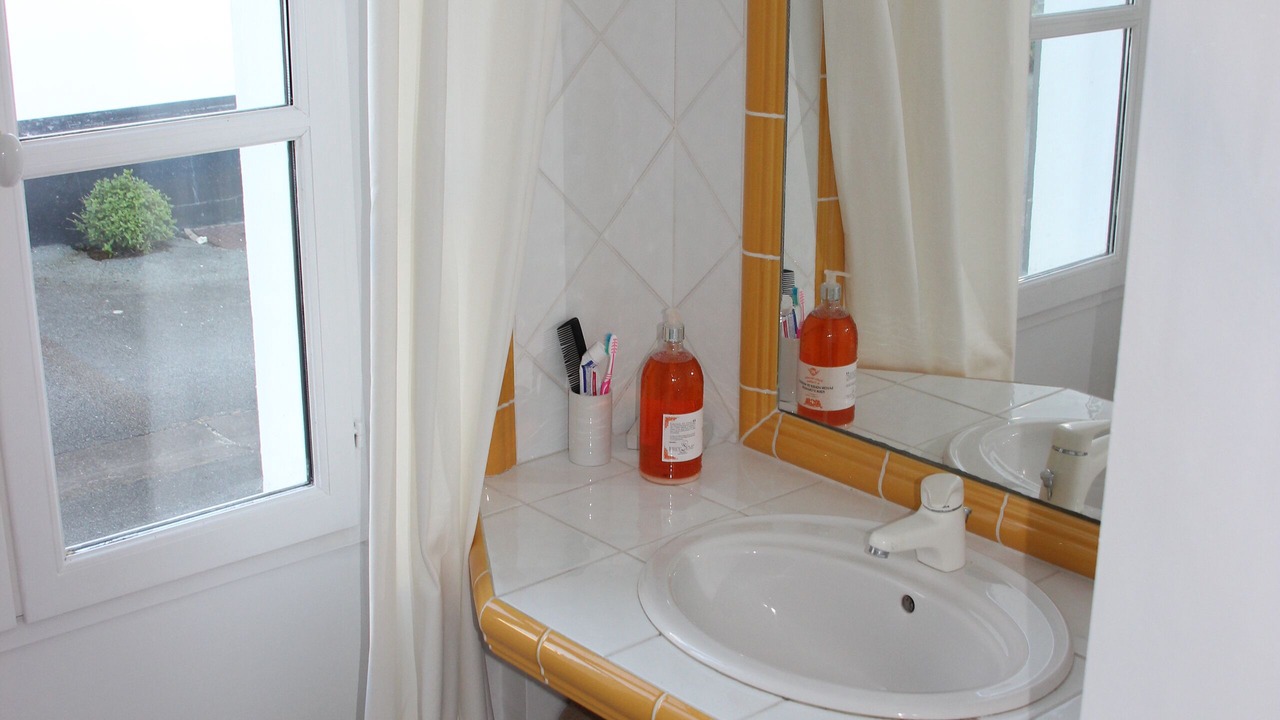 Photo of Bathroom in La Couarde-sur-Mer