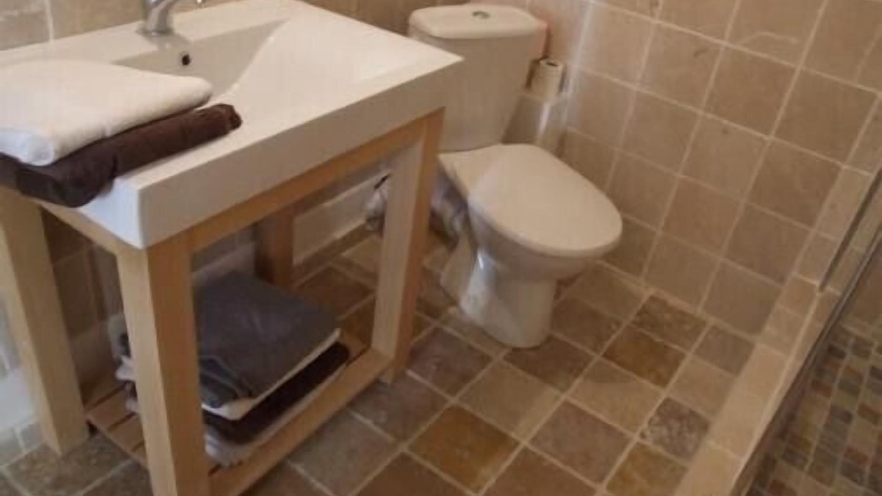 Photo of Bathroom in Avignon City Centre