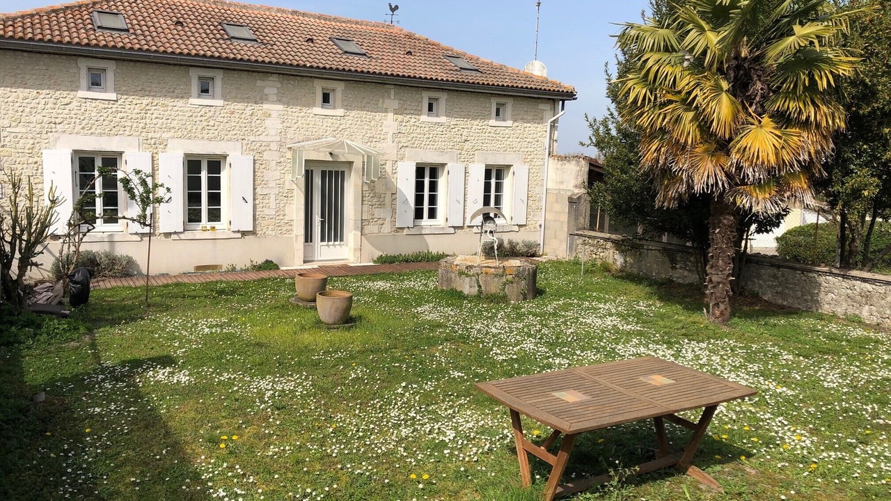Photo of Outdoor in Salles-de-Barbezieux