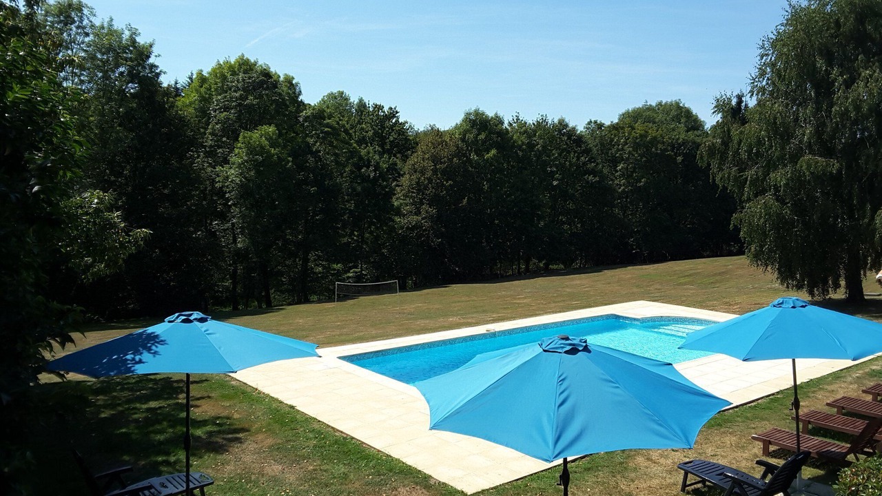Photo of Outdoor in Saint-Barthelemy-de-Bussiere