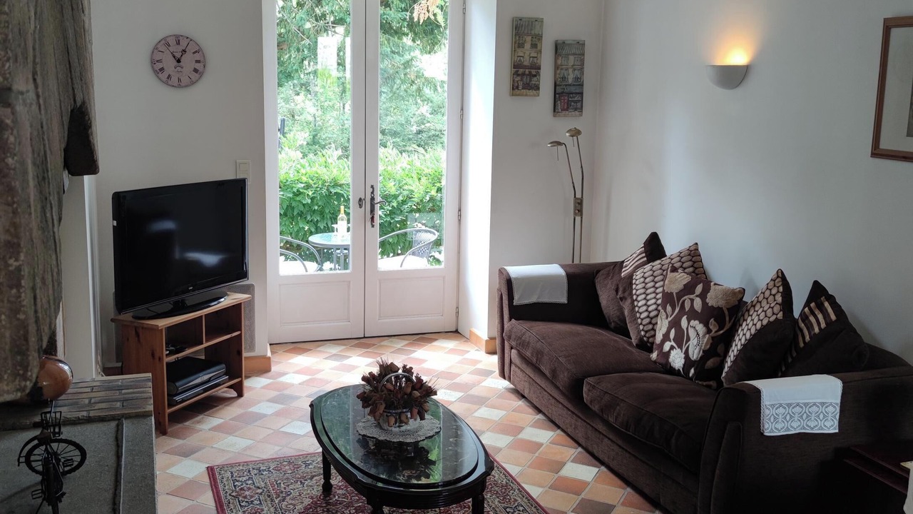 Photo of Bedroom in Saint-Barthelemy-de-Bussiere
