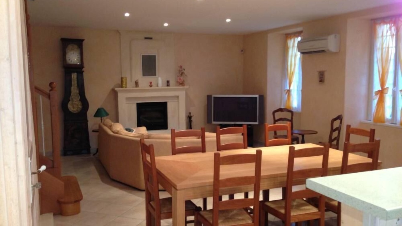 Photo of Livingroom in Villars-en-Pons