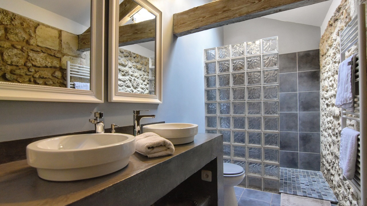 Photo of Bathroom in Le Taillan-Medoc