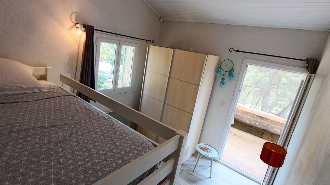 Photo of Bedroom in Mimet