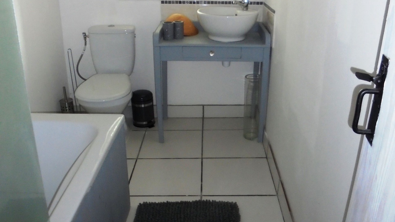 Photo of Bathroom in Pillac