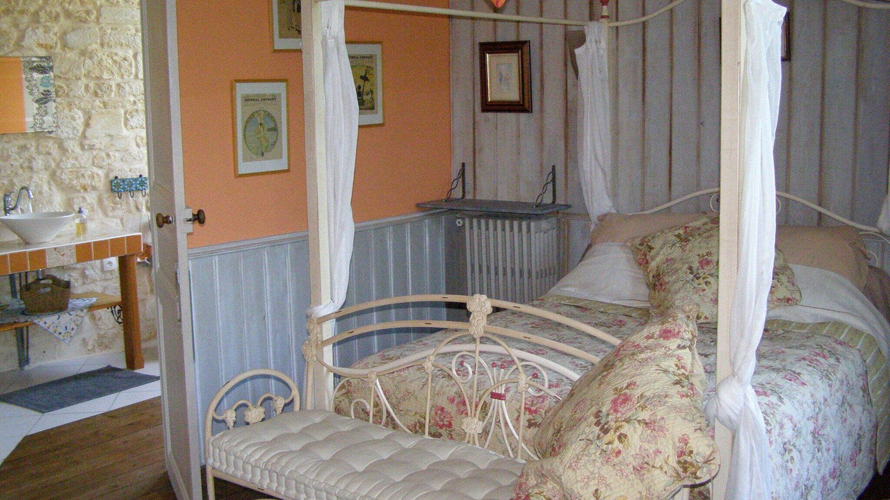 Photo of Bedroom in Pons