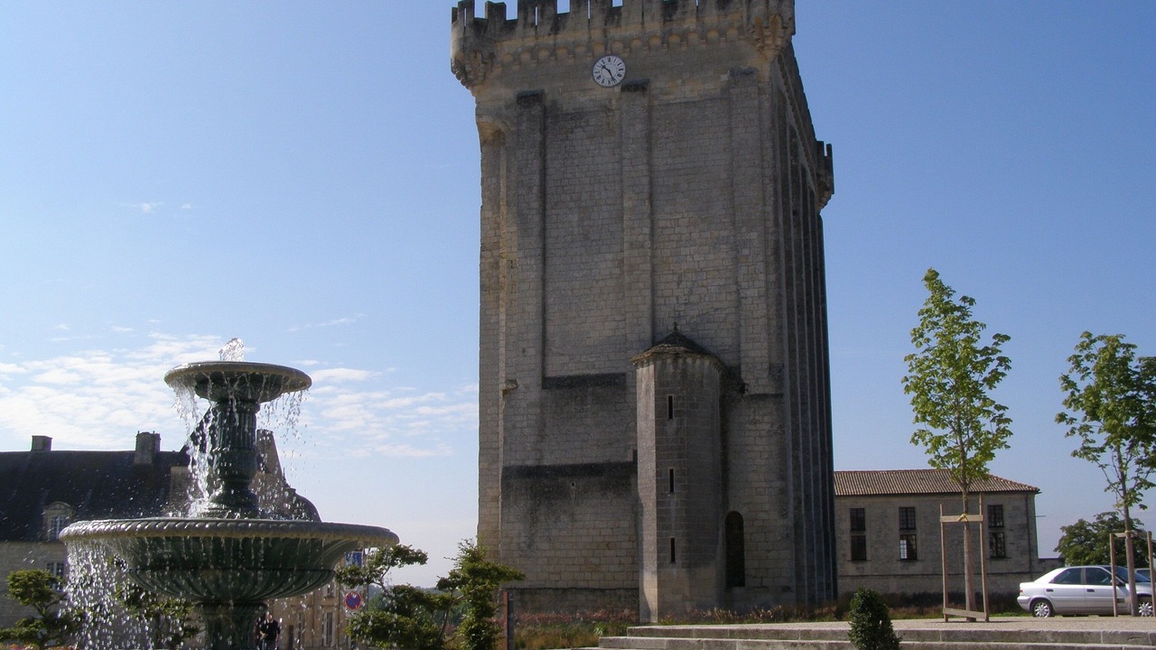 Photo of Others in Pons