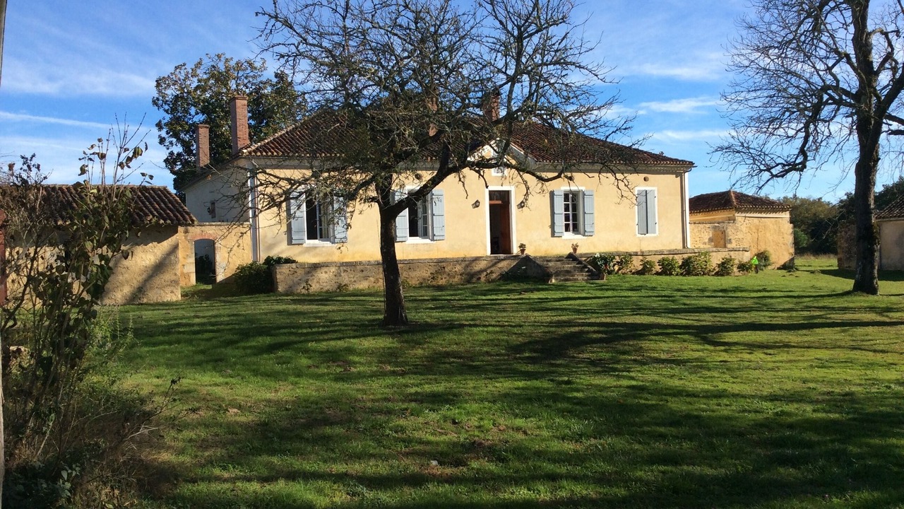 Photo of Outdoor in Lacquy