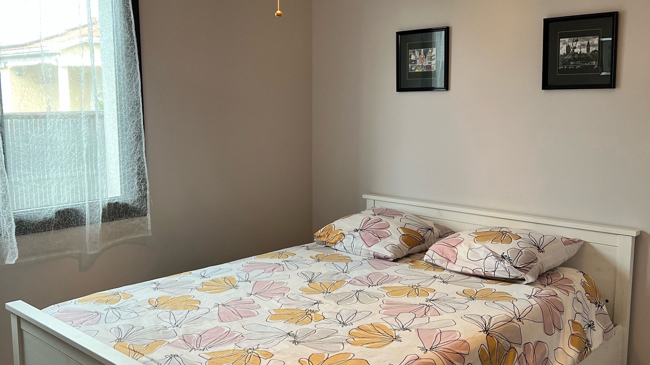 Photo of Bedroom in Lanton
