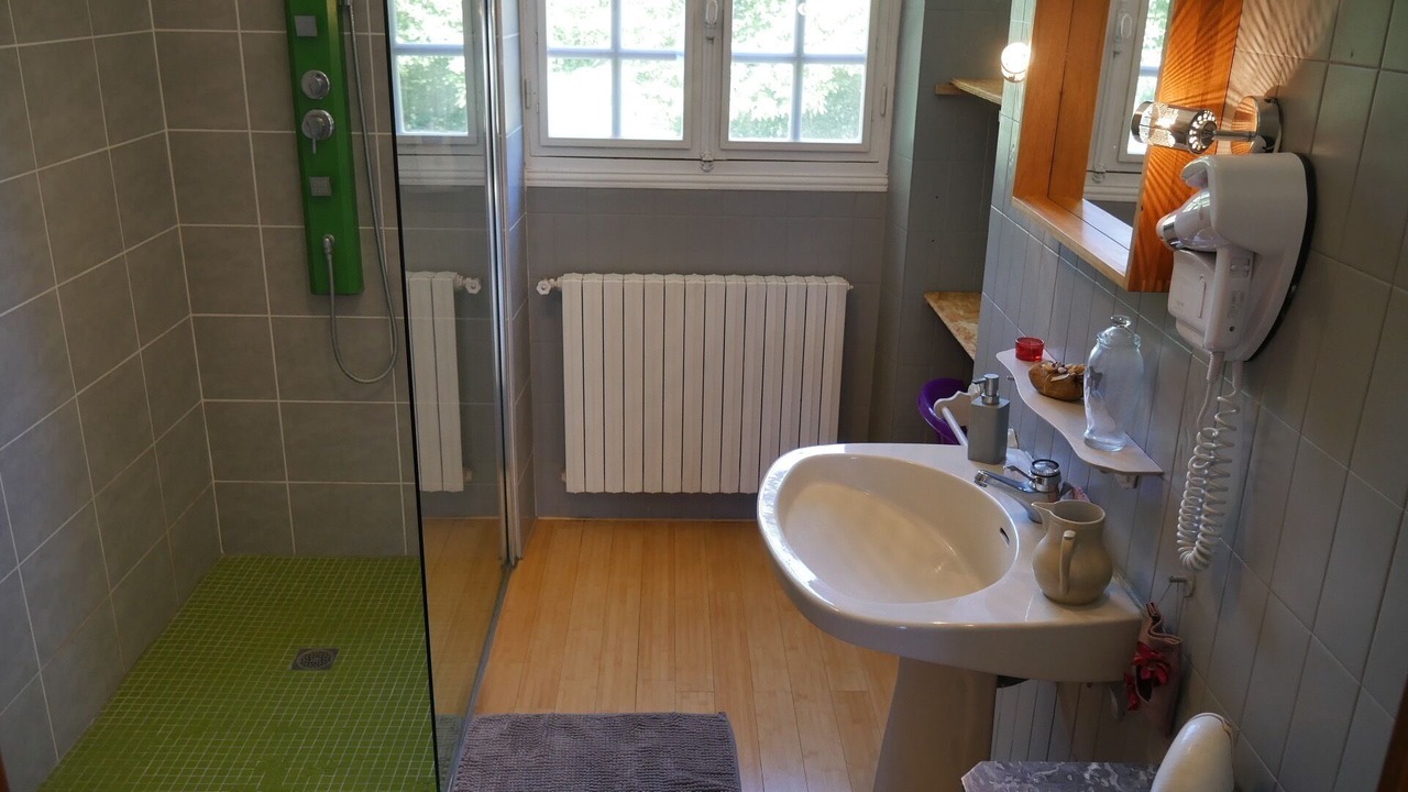 Photo of Bathroom in Cenac-et-Saint-Julien