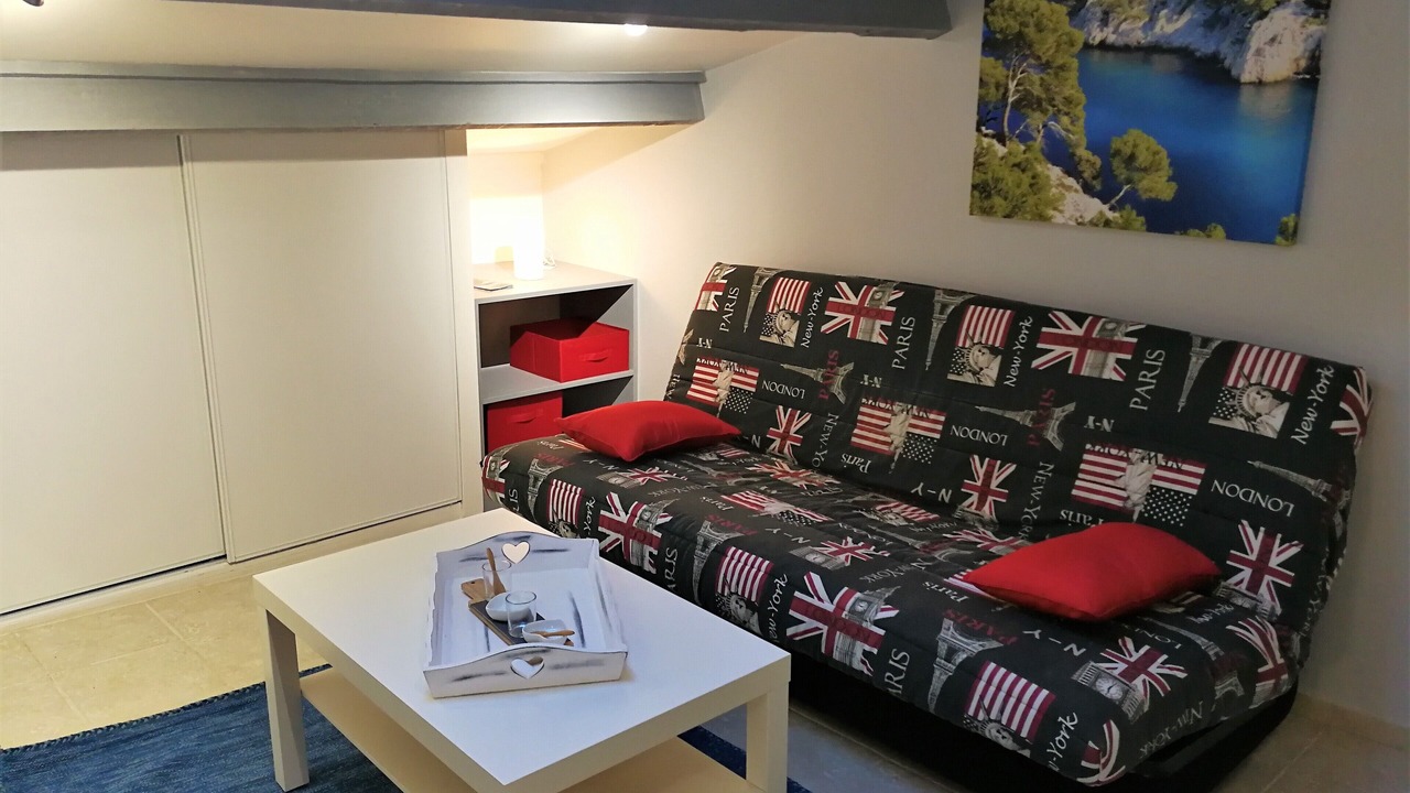 Photo of Livingroom in 9th Arrondissement