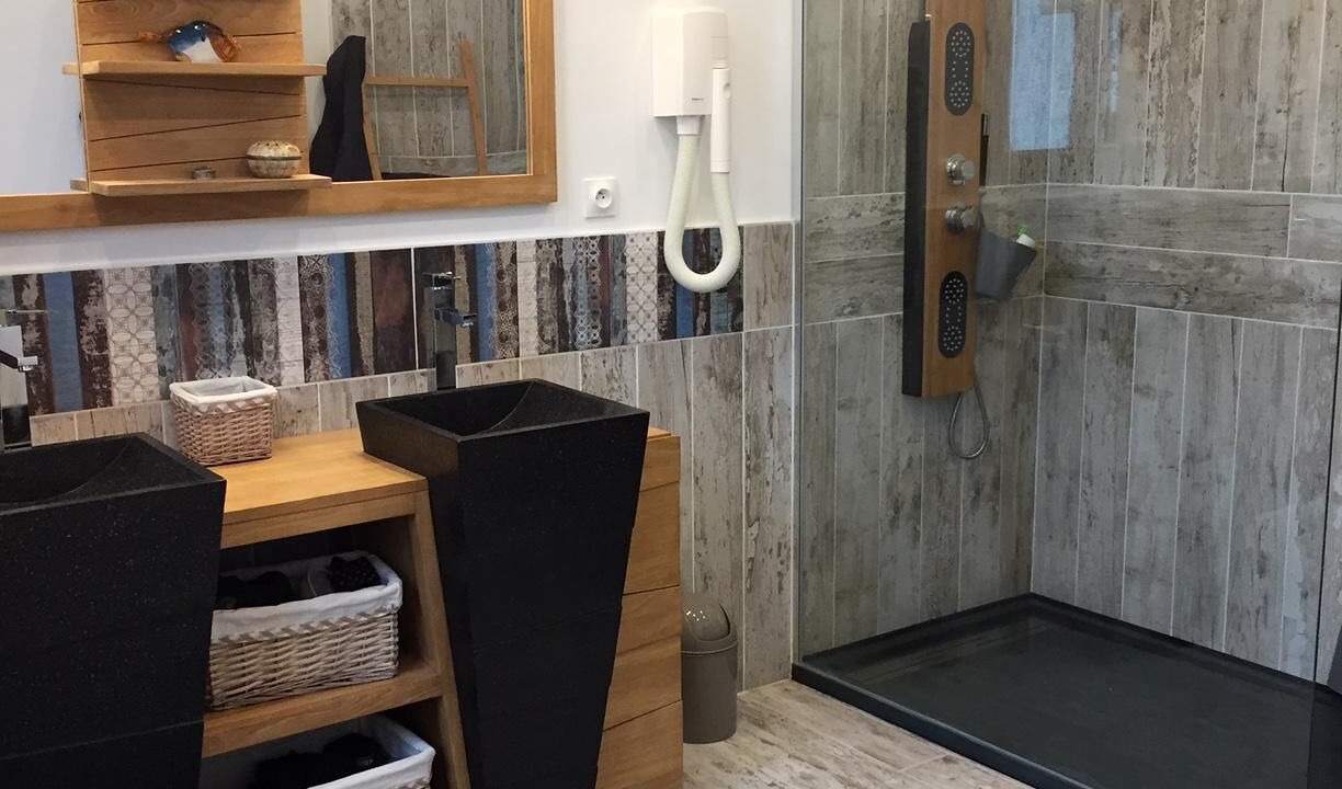 Photo of Bathroom in Quartier de l'Hippodrome