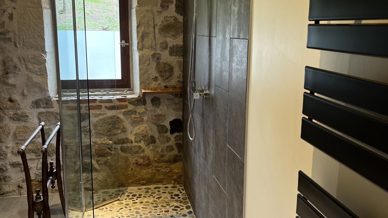 Photo of Bathroom in Le Lardin-Saint-Lazare