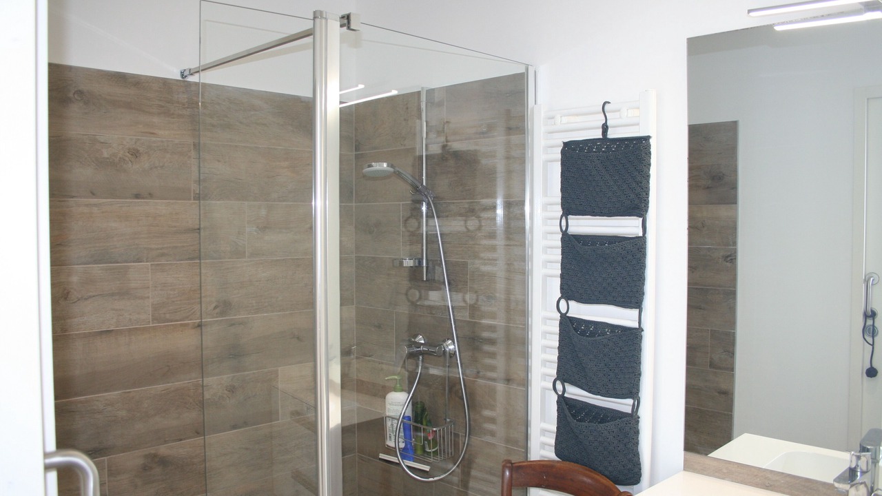 Photo of Bathroom in Domino