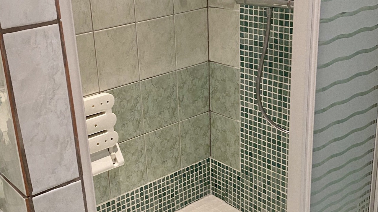 Photo of Bathroom in Lanton