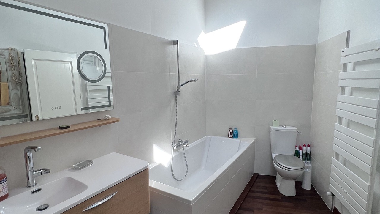 Photo of Bathroom in Chartrons