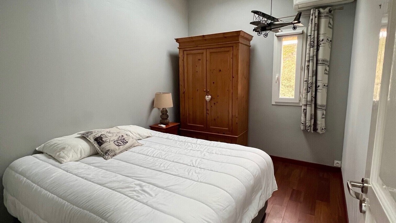 Photo of Bedroom in Chartrons