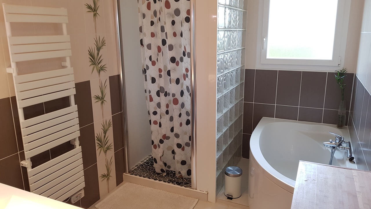 Photo of Bathroom in Izon