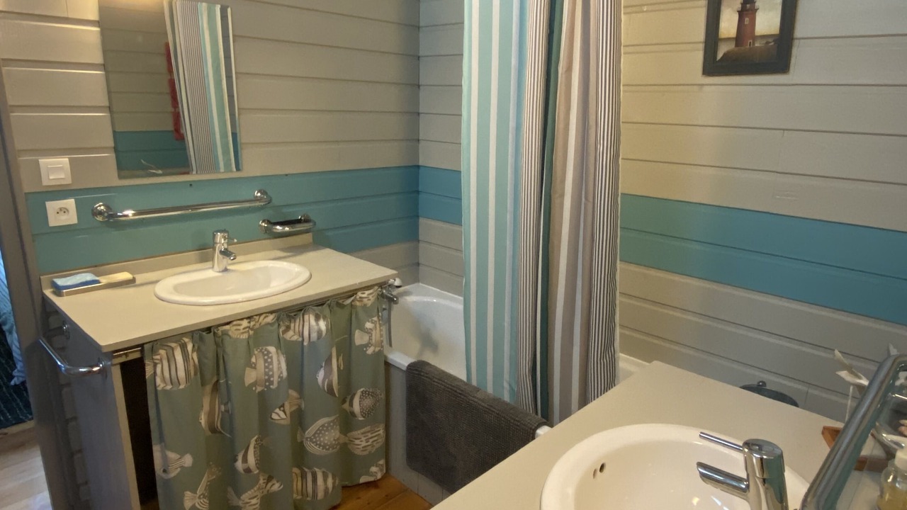 Photo of Bathroom in L'Herbe