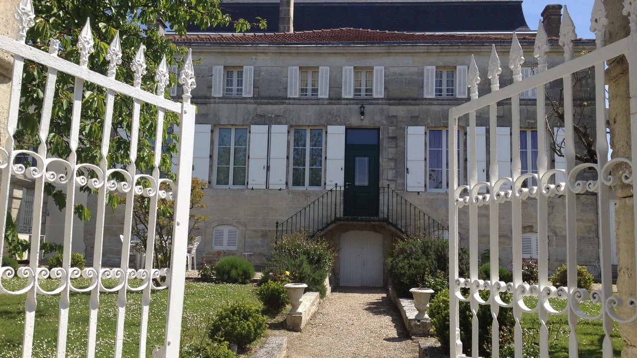 Photo of Outdoor in Saint-Martial-de-Mirambeau