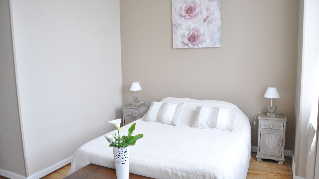 Photo of Bedroom in Saint-Martial-de-Mirambeau