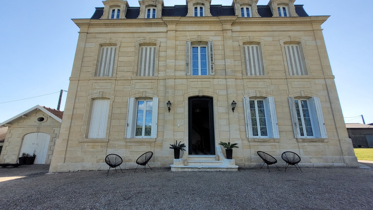 Photo of Outdoor in Saint-Martial-de-Mirambeau