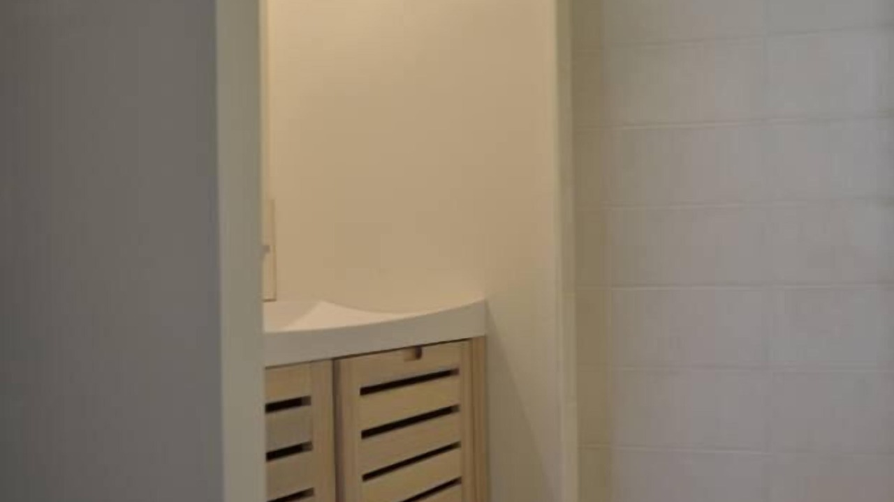Photo of Bathroom in Domino