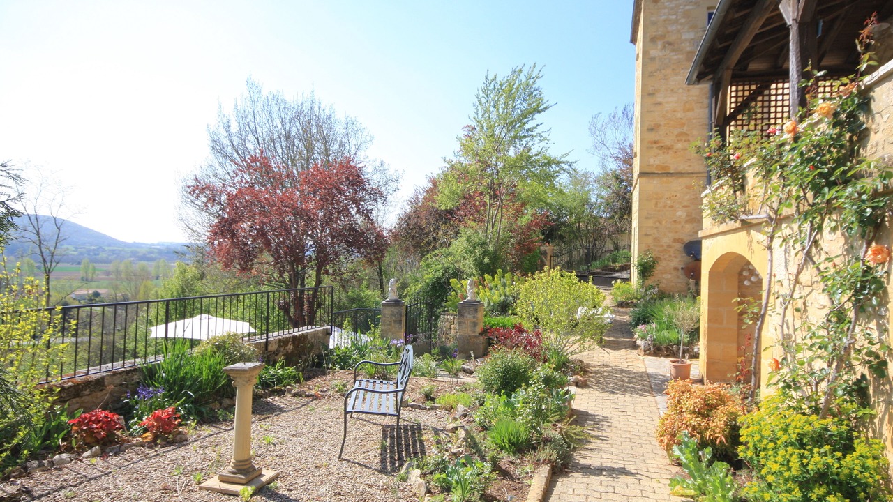 Photo of Outdoor in Castels et Bezenac