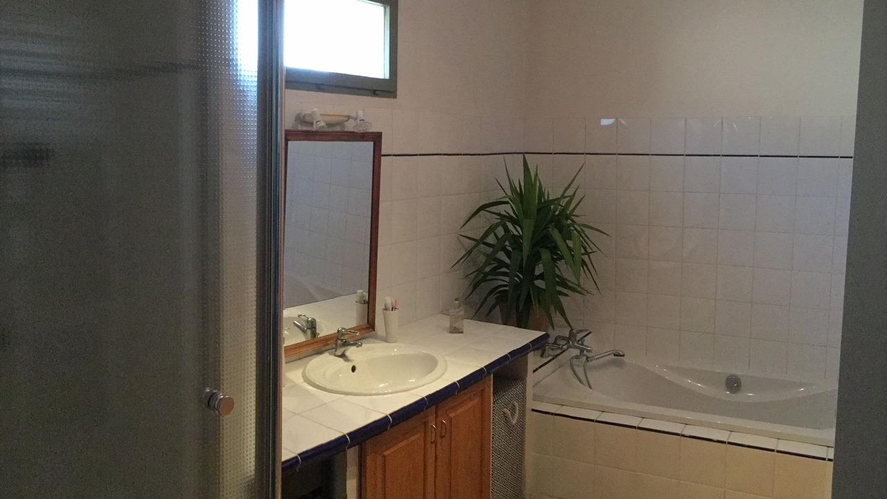 Photo of Bathroom in Entraigues-sur-la-Sorgue