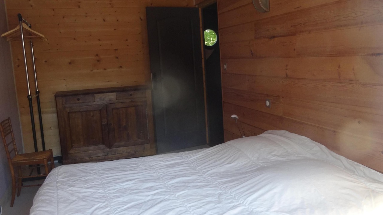 Photo of Bedroom in Domino