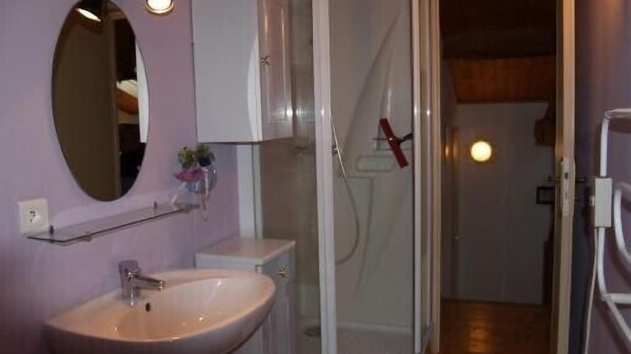 Photo of Bathroom in Lezay