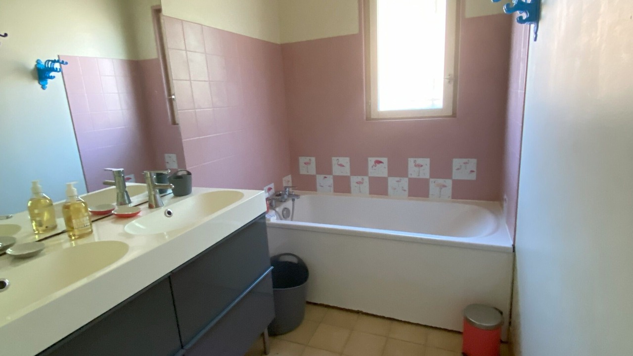 Photo of Bathroom in Claouey