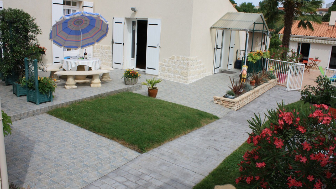 Photo of Outdoor in Saintes