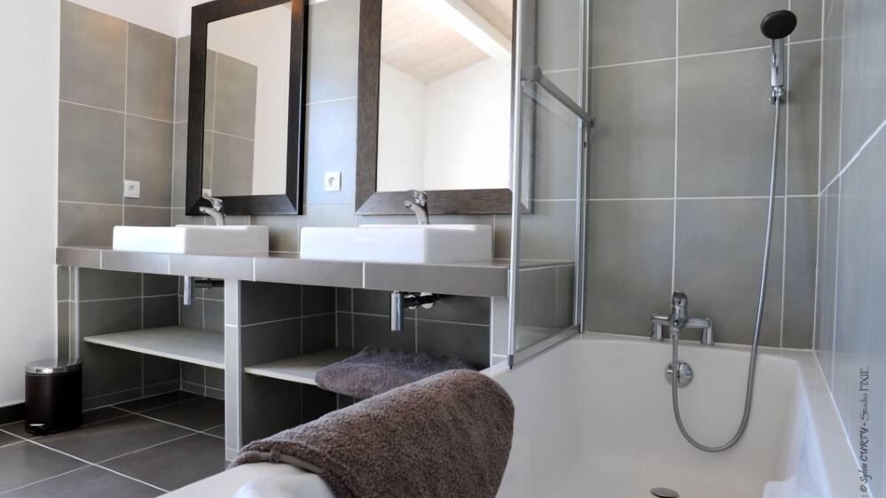 Photo of Bathroom in La Flotte
