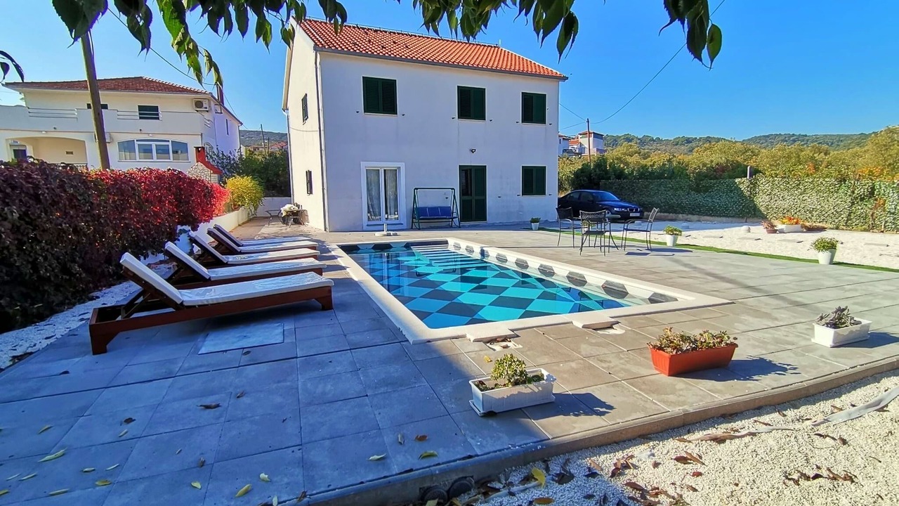 Photo of Outdoor in Slatine