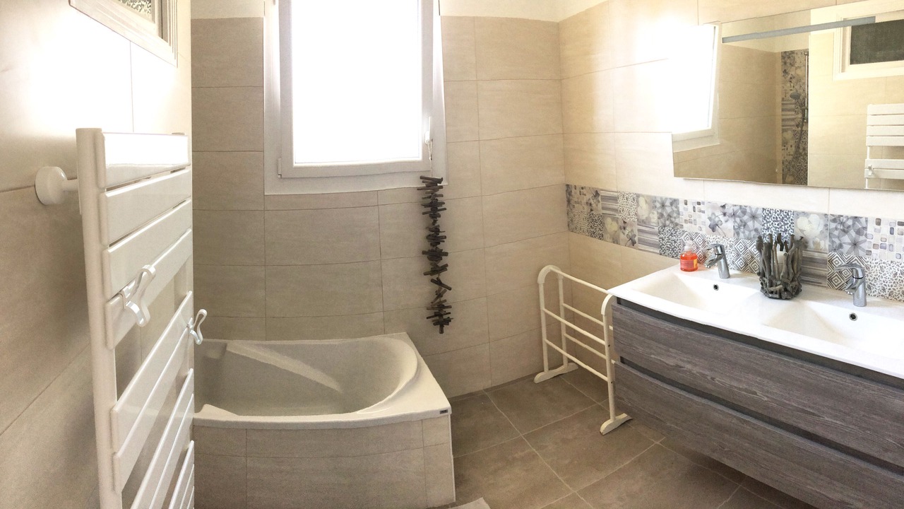 Photo of Bathroom in Ronce-les-Bains