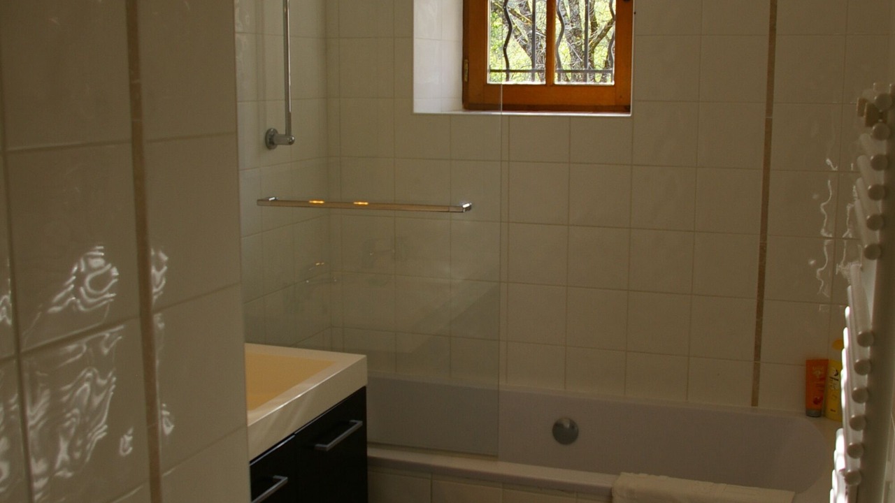 Photo of Bathroom in Saint-Martin-des-Combes