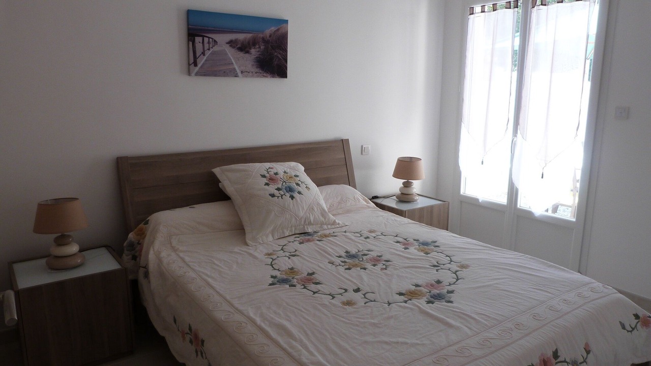 Photo of Bedroom in Gujan-Mestras