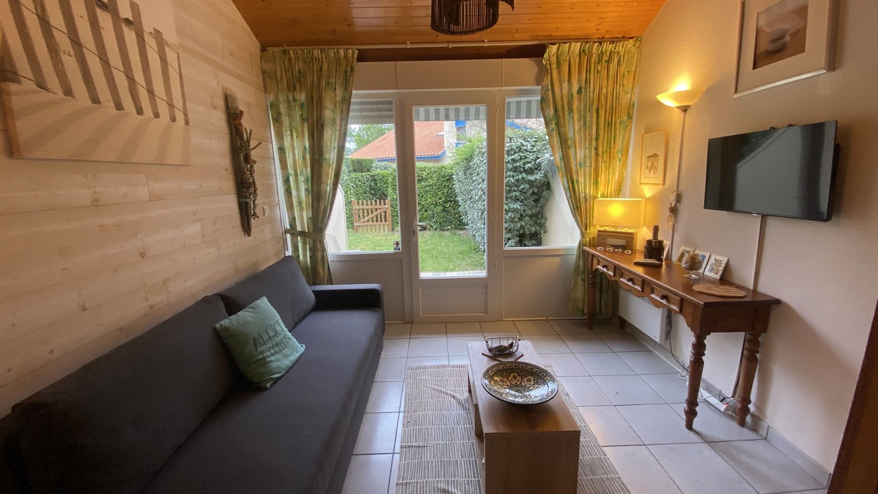 Photo of Livingroom in Saint-Julien-en-Born